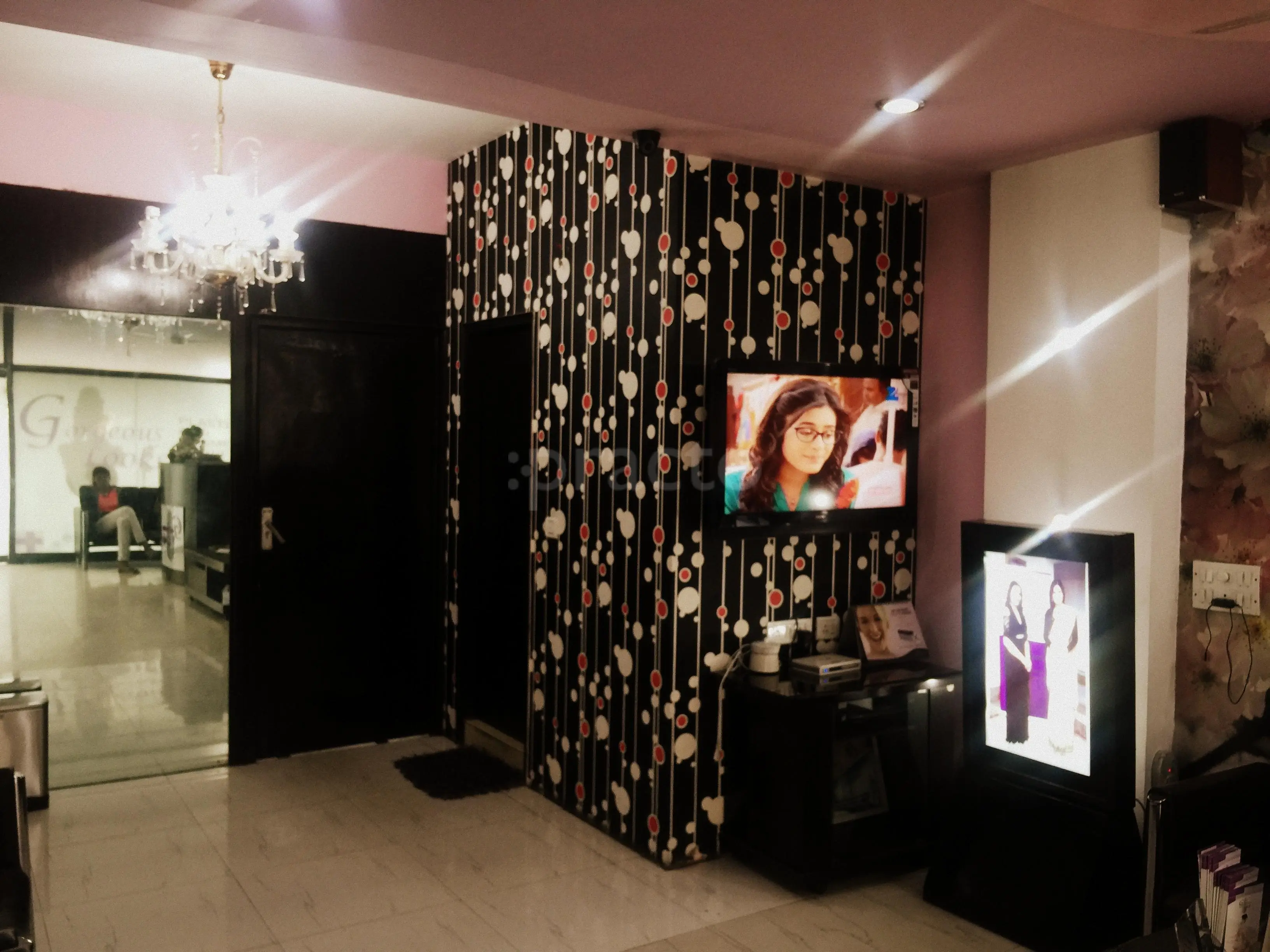 Gorgeous Looks Cosmetic Surgery Clinic, South Delhi